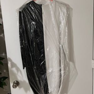 Elevate your wardrobe with this stunning Kenneth Cole Color Block Shift Dress